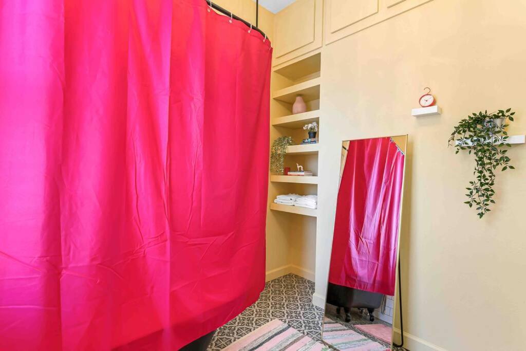 Friends Airbnb Themed 2Bed 2Bath Walkable To All Of Ybor Tampa Eksteriør bilde