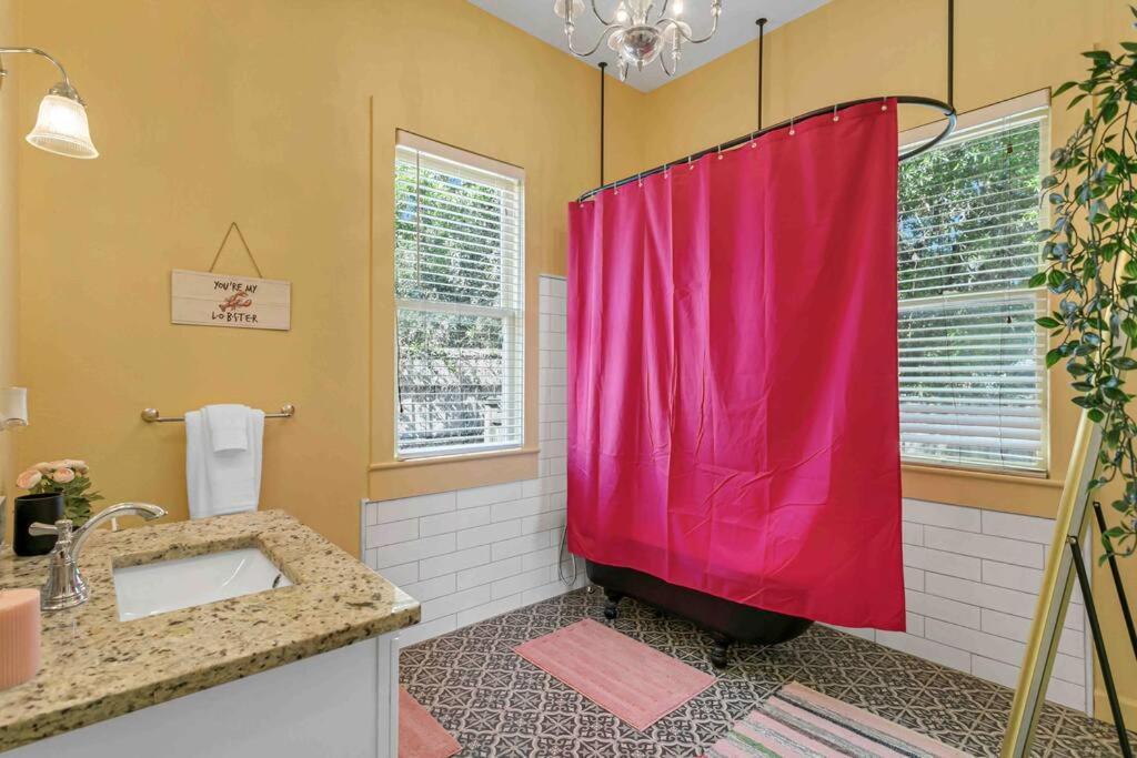 Friends Airbnb Themed 2Bed 2Bath Walkable To All Of Ybor Tampa Eksteriør bilde