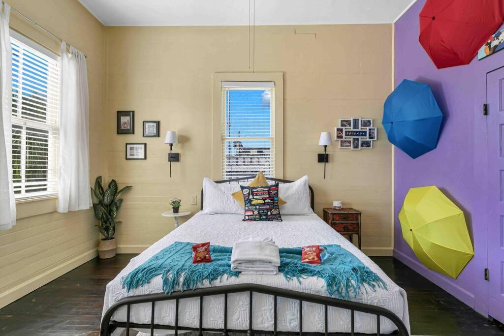Friends Airbnb Themed 2Bed 2Bath Walkable To All Of Ybor Tampa Eksteriør bilde